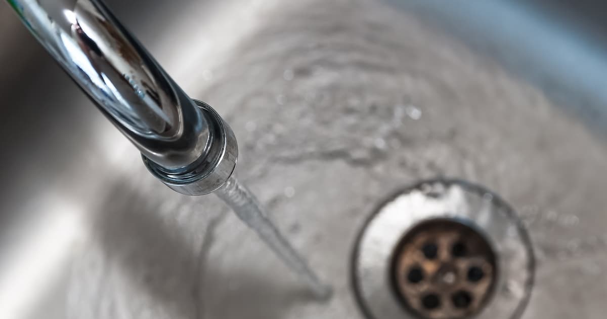 L’eau potable des Français est massivement contaminée au TFA, le plus petit des «polluants éternels», alerte l’Anses @Vert_le_media