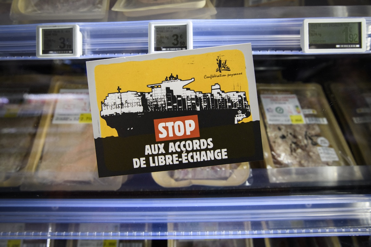 Accord du Mercosur : de la grande distribution aux cantines scolaires, un boycott est-il vraiment possible ?