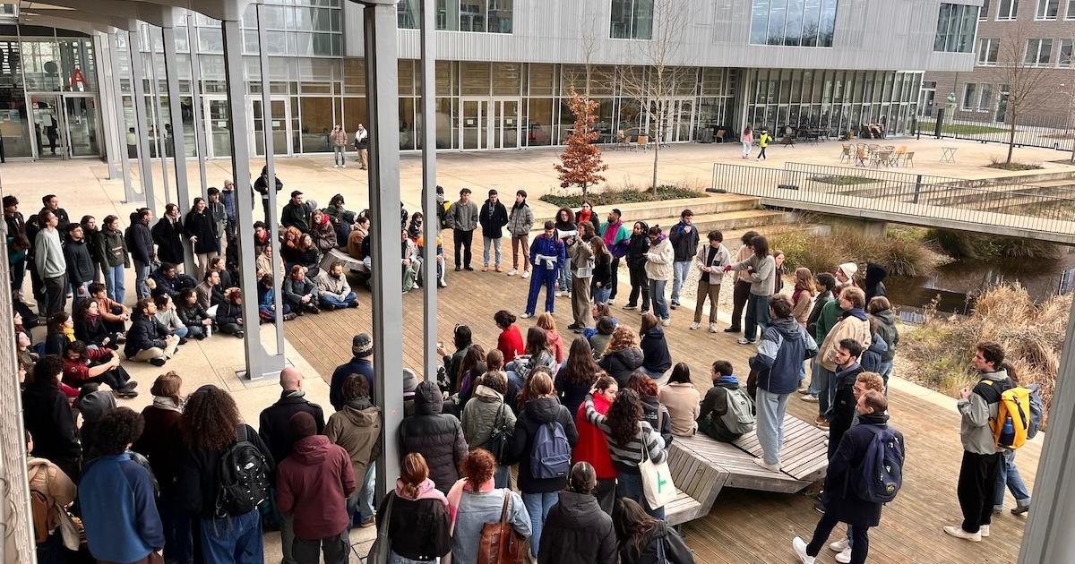 Crise agricole : les étudiants d’AgroParisTech bloquent une partie du campus et réclament une «rupture agroécologique»