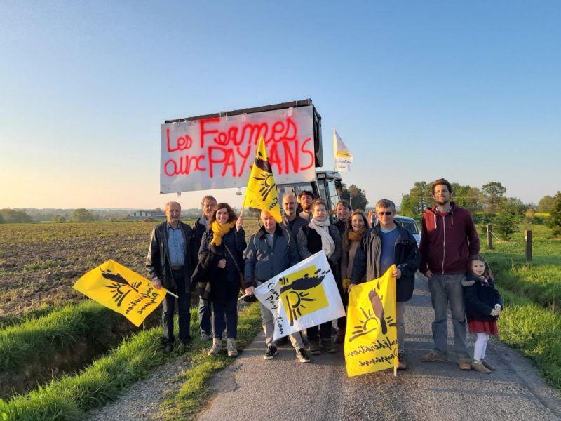 "Les fermes aux paysans", Rassemblement d'opposition à l’usine à veaux Cooperl © Confédération Paysanne d'Ille-et-Vilaine